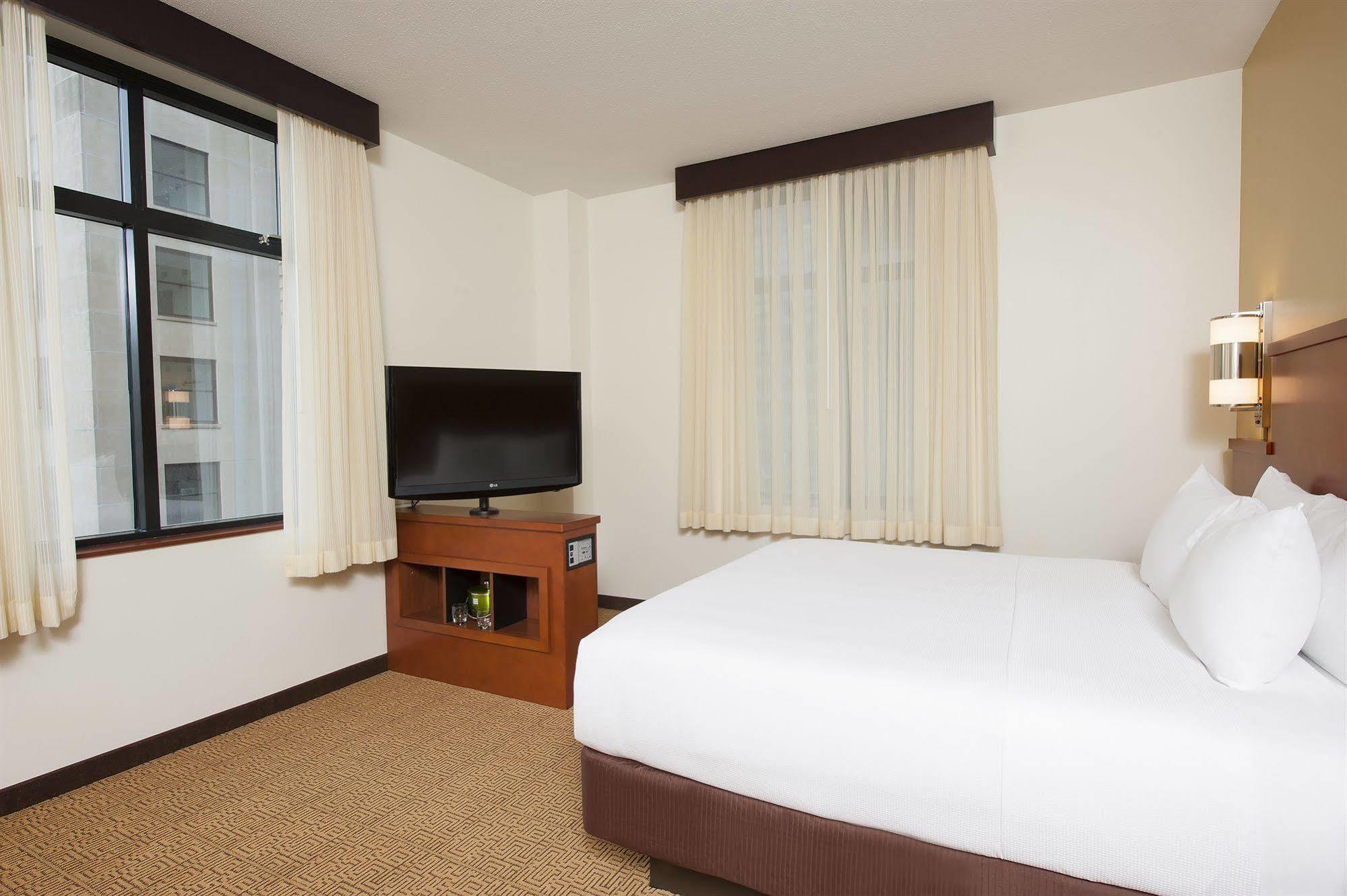 ไฮแอท เพลซ เดสโมนส์ ดาวน์ทาวน์ Hotel ดิมอยน์ ภายนอก รูปภาพ